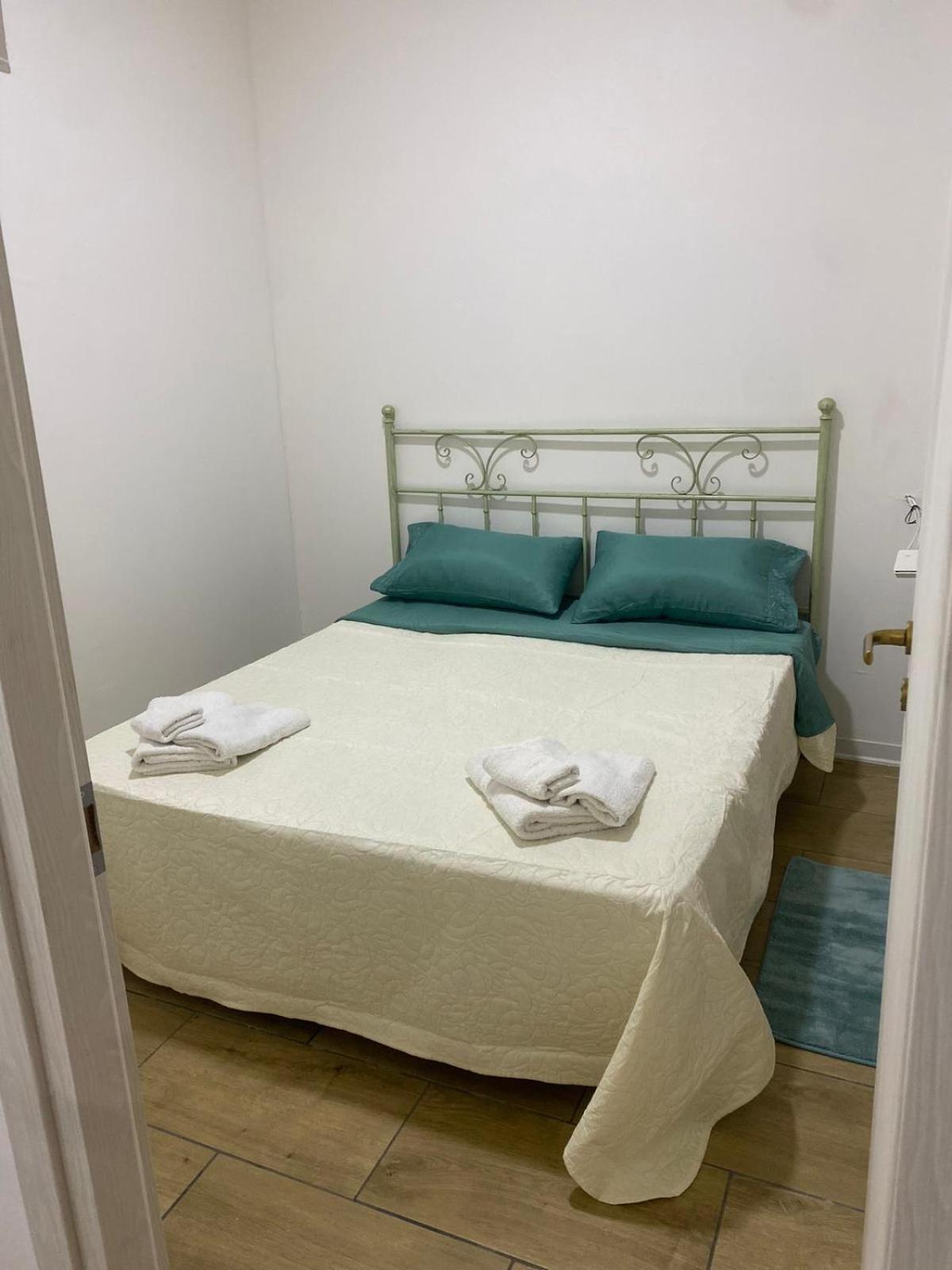 Home Rebecca Неаполь Екстер'єр фото