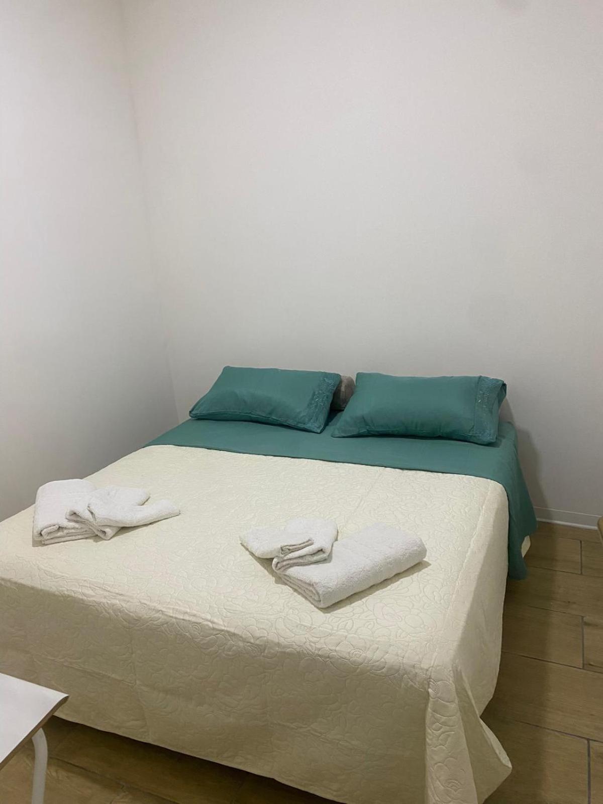 Home Rebecca Неаполь Екстер'єр фото