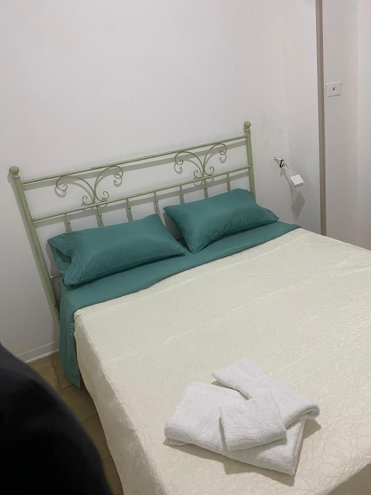 Home Rebecca Неаполь Екстер'єр фото