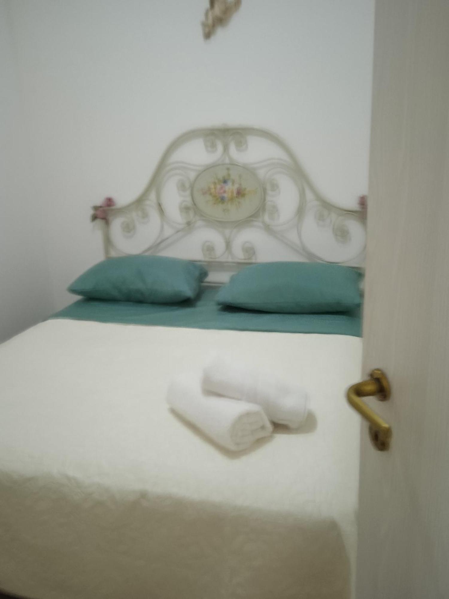Home Rebecca Неаполь Екстер'єр фото